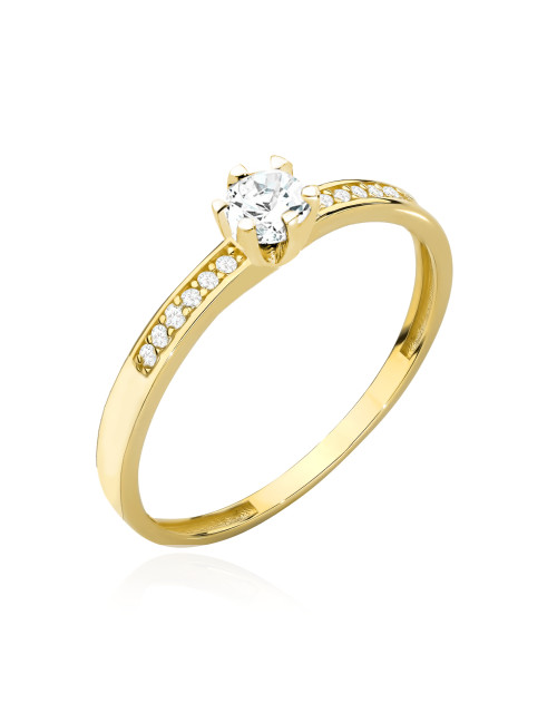 Pierścionek złoty z centralną cyrkonią w sześciu łapkach i szyną zdobioną cyrkoniami (Rozmiar: 17  pr. 585 Gramatura: 1.12)