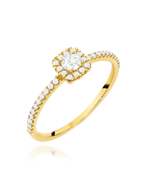 Pierścionek złoty z centralną cyrkonią w kwadracie zdobiony cyrkoniami (Rozmiar pr. 585: 18 Gramatura: 1.46)