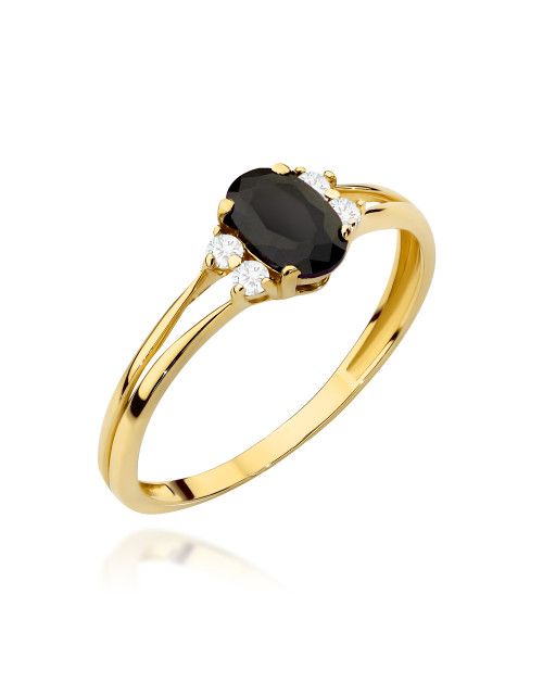 Pierścionek złoty z czarnym kamieniem zdobiony cyrkoniami (Rozmiar pr. 585: 19 Gramatura: 1.22)
